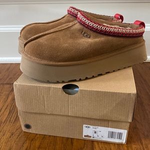 NIB UGG Tazz chestnut sz 8
